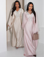 Abaya papillon à cristaux sur le col et les bordures